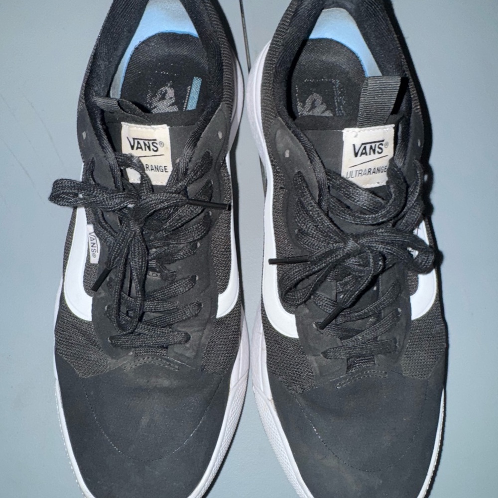 Vans Men's Black and White UltraRange Sneakers